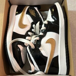 Jordan 1 Mid SE
